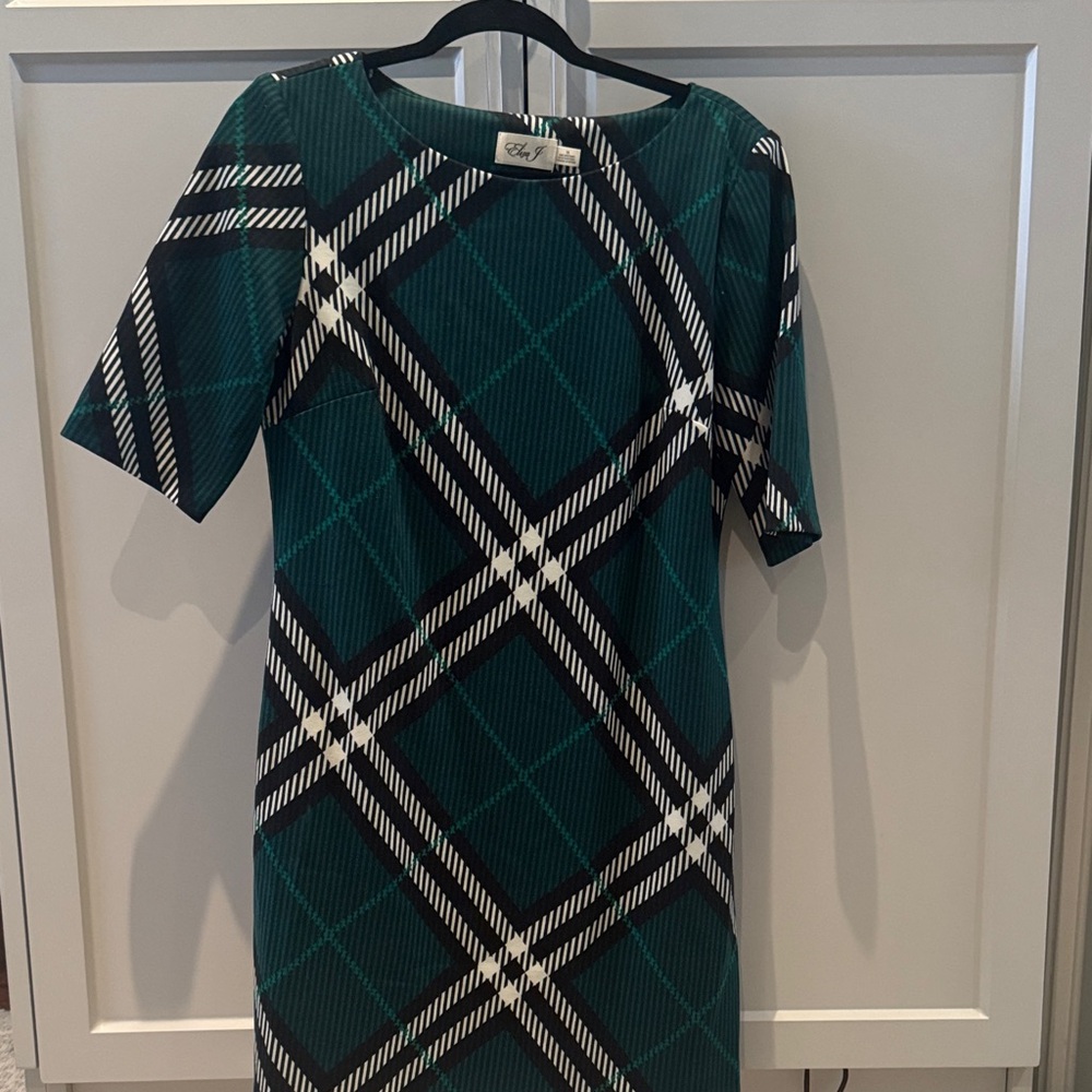 Eliza J Green and Black Plaid Knee Length Dress